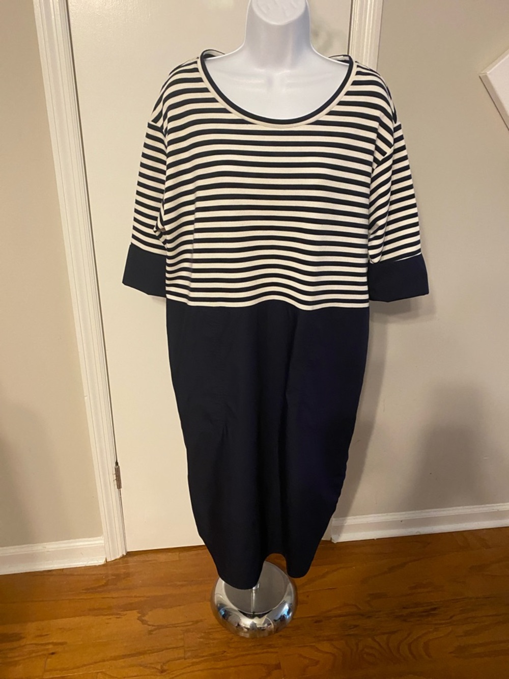 COS Dress - Picture 4 of 10